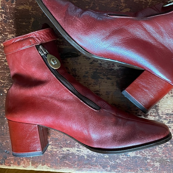 Etienne Aigner Shoes - vintage Aigner booties, size 7.5